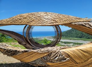 Southern Taiwan highway art spicing up road travel One of the artworks created by local artists Tuwak Tuyaw and Chen Shu-yen, which is displayed in Taimali Township. Photo courtesy of Taitung County government