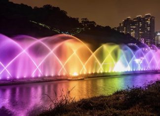 Bitan Water Dance shows in New Taipei City Bitan Water Dance